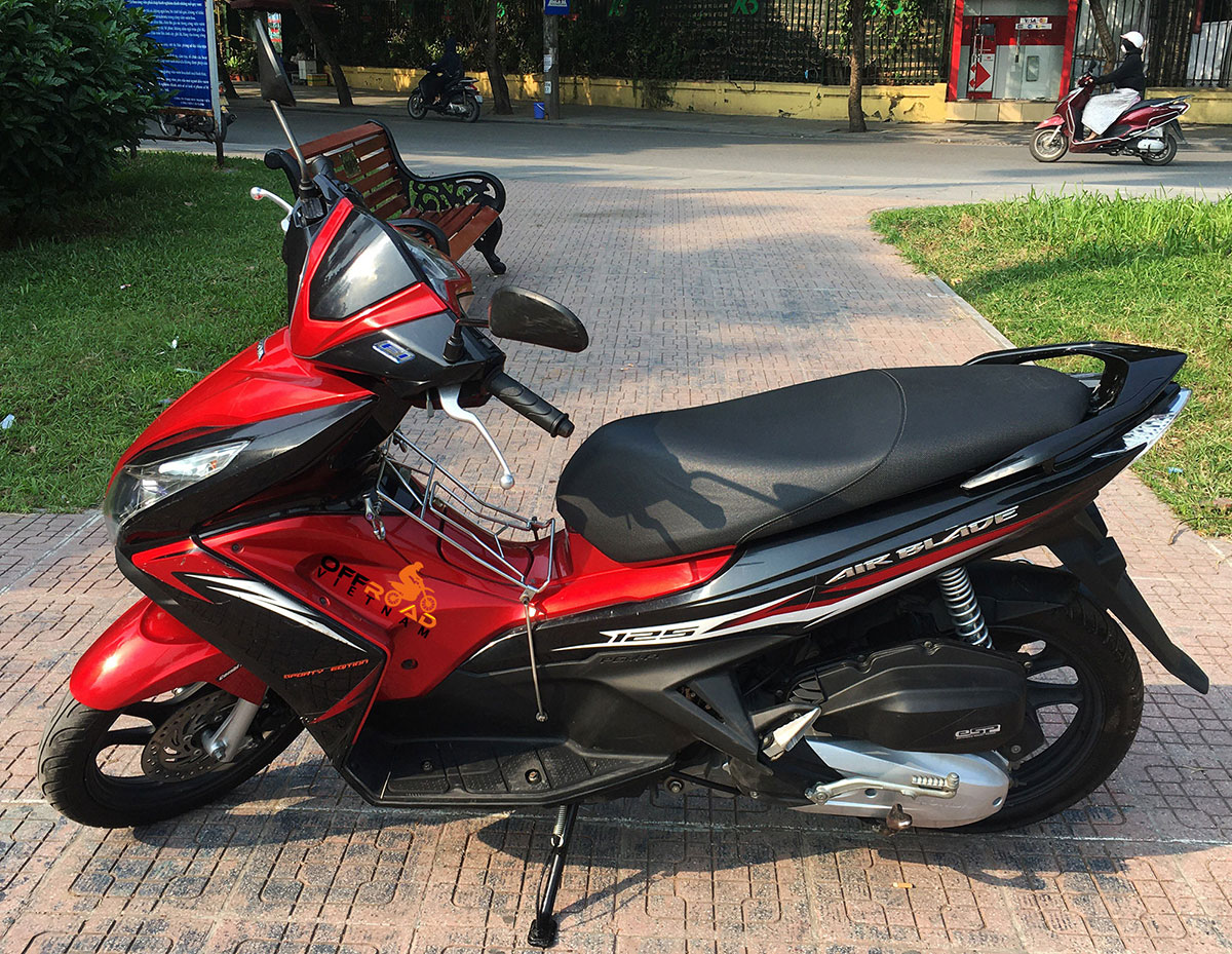 Hidden Vietnam scooters for rent in Hanoi. Honda fully-automatic Air Blade 125cc 2014 model