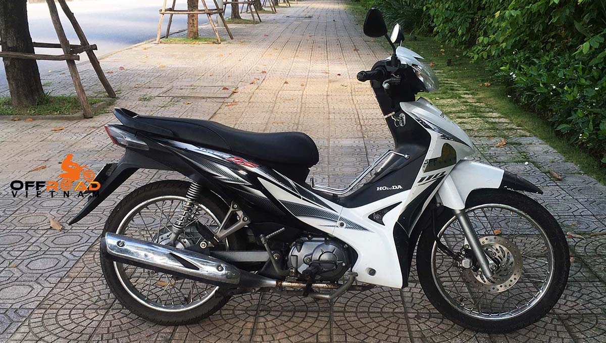 Hidden Vietnam Motorbike Tours - Used motorbikes for sale in Hanoi, Vietnam: Honda Wave RS 110cc.